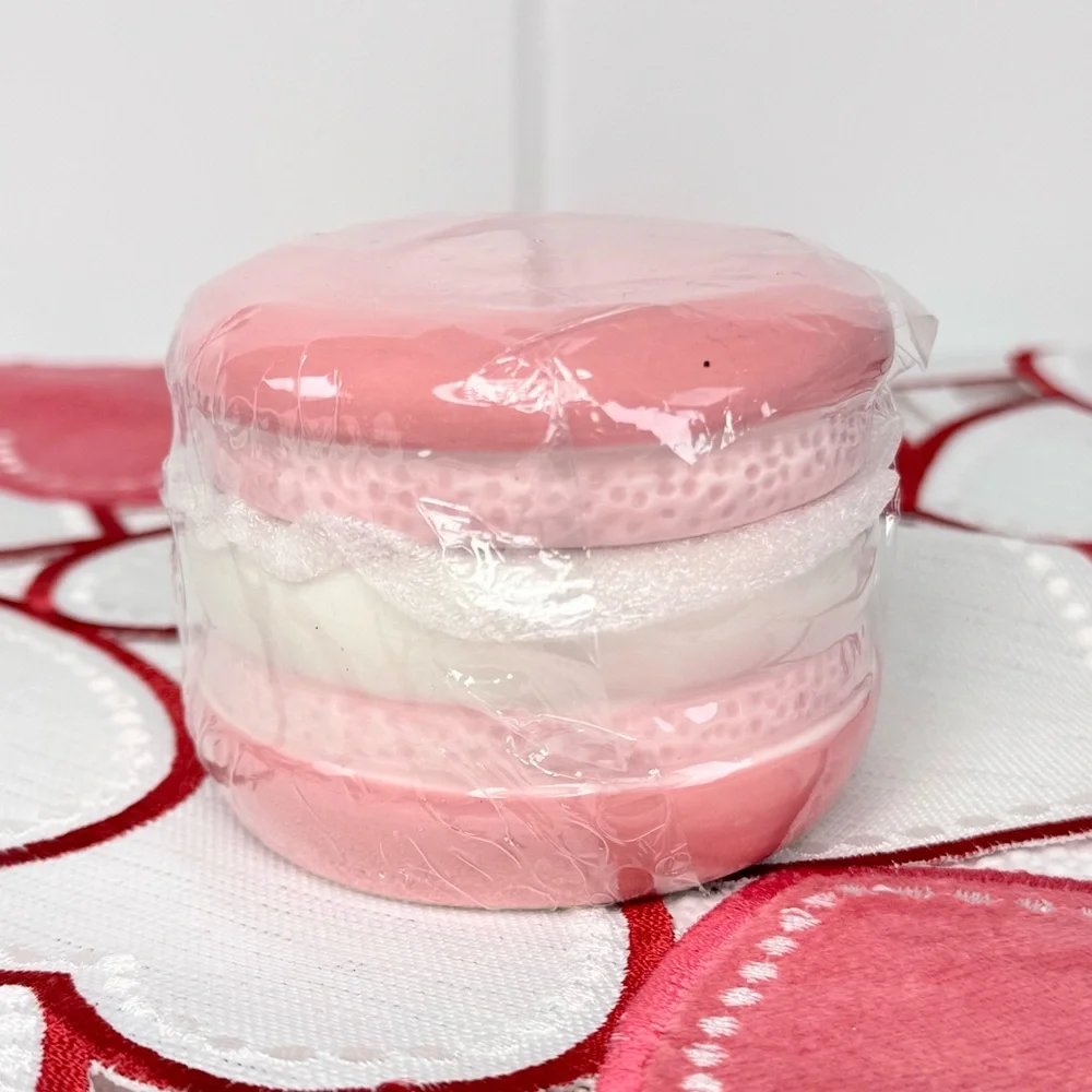 NEW Target Bullseye Playground Valentines Day Macaron Novelty Container